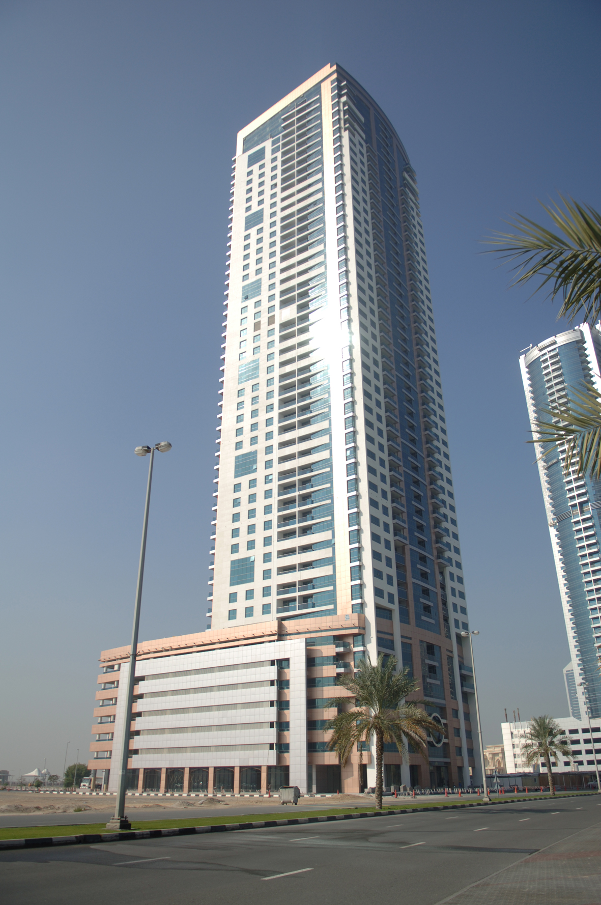 Danat Al Khan Tower – walbahar.com